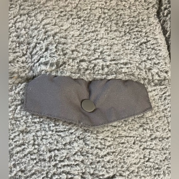 Pulse grey fleece jacket with pockets and snaps at neck super cozy and warm - Picture 7 of 10